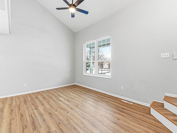 5th image of 18157 Windmill Ct
