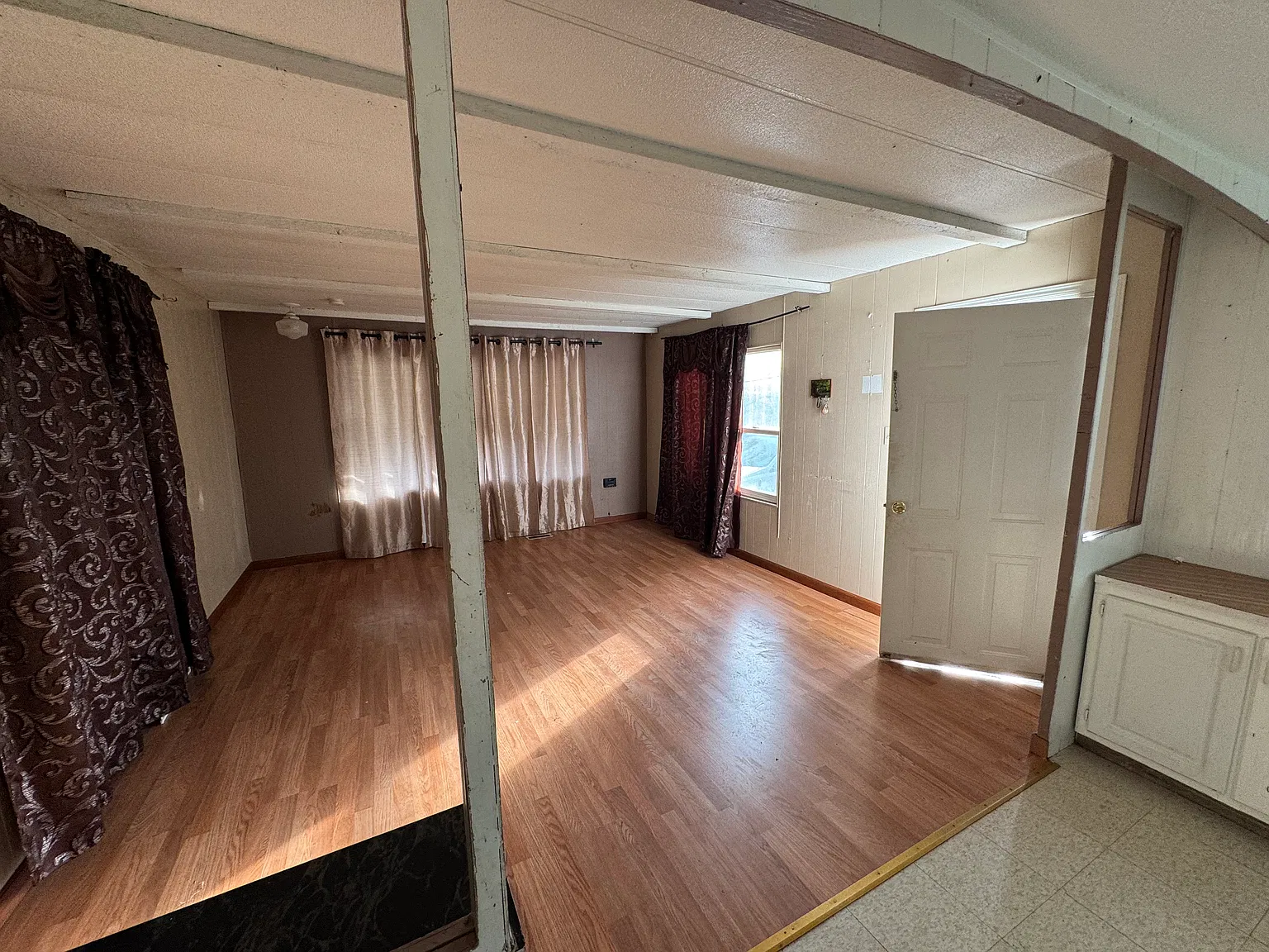 2 bed, 900 sqft, $1,050 — Photo 1