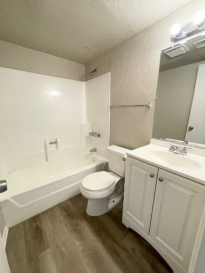 1725 W Vogel Ave #4 — Photo 8