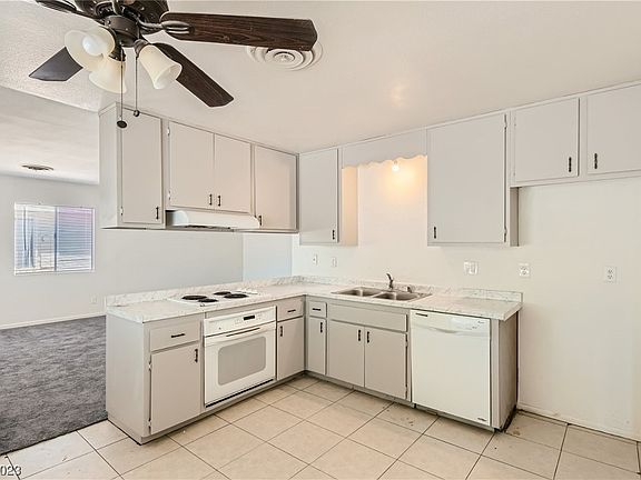4th image of 4637 Warner Pl