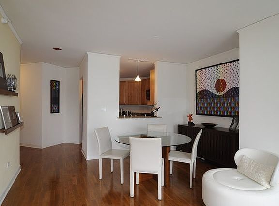 4th image of 420 E Waterside Dr Unit 1111