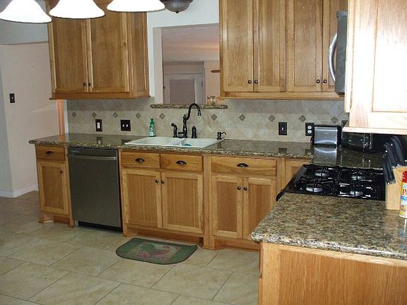 5th image of 1129 Helena Ave