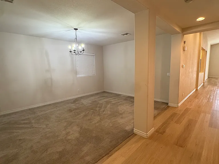 2516 Alma Lidia Ave — Photo 9