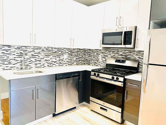 2nd image of 508 Jackson Ave #3R