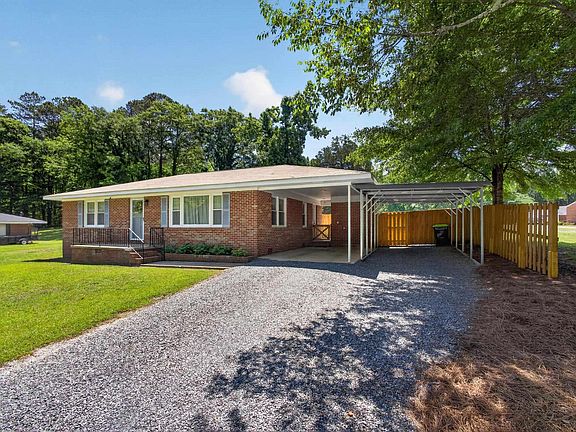 2nd image of 2050 Oldfield Rd