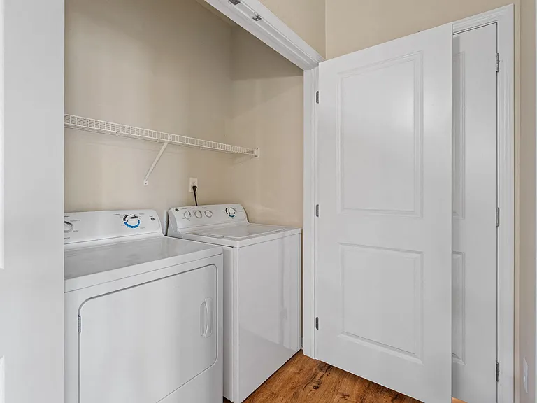 Duncan - 1 Bed / 1 Bath - 857 Sq.Ft.