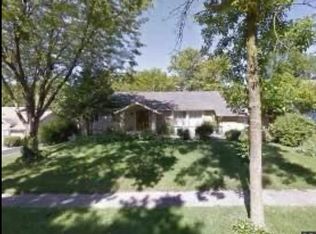 459 Londondary Dr, Ballwin, MO 63011