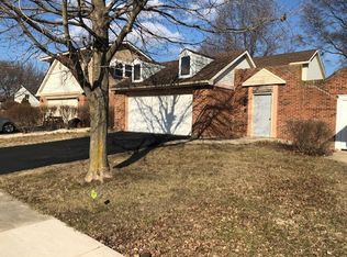 1002 Pheasant Run Ln, Aurora, IL 60504