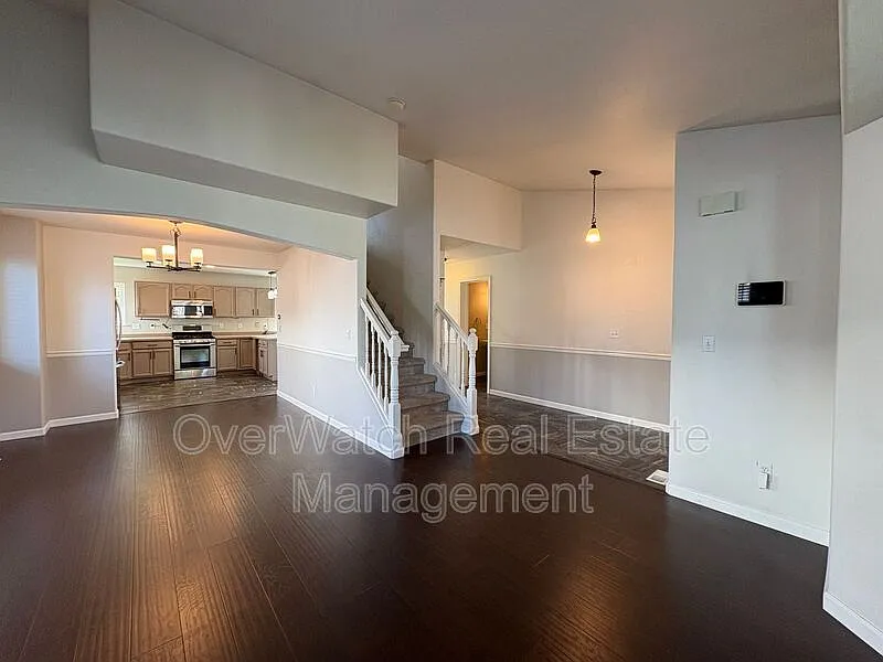 4 bed, 2.5 bath, 2073 sqft, $3,700 — Photo 2