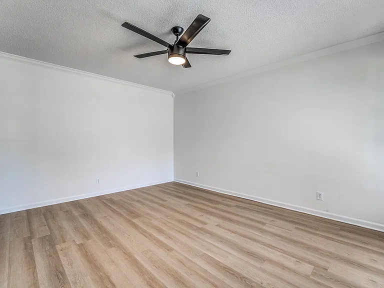 8398 Booneville Dr — Photo 19
