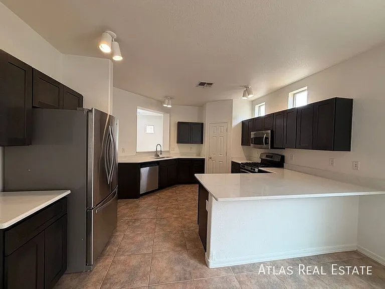 37 W Camino Rancho Palomas — Photo 32