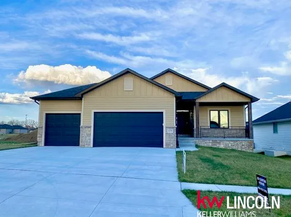 1038 Asher Ave, Hickman, NE 68372