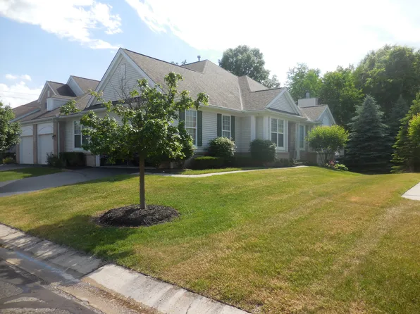 5642 Heathland Cir #1, Clarkston, MI 48346