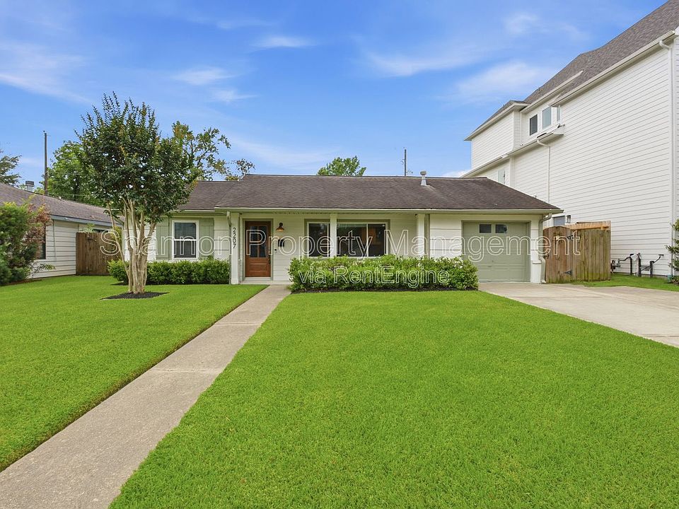 1st image of 2207 Saxon Dr