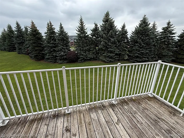 8413 Heywood Cir — Photo 23