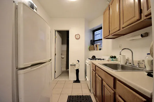 Rented by KYLM, LLC | media 33