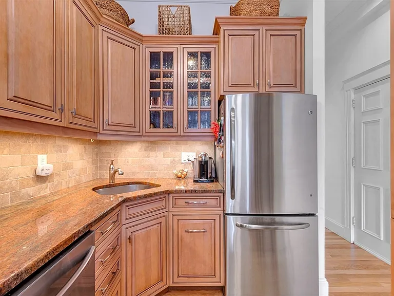 6 Columbus Sq #3 — Photo 9