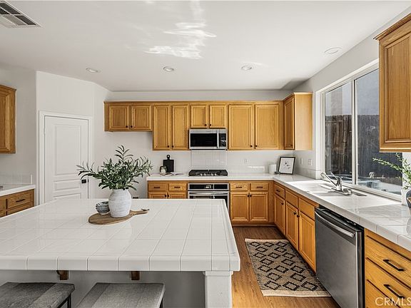 5th image of 966 Apricot Way