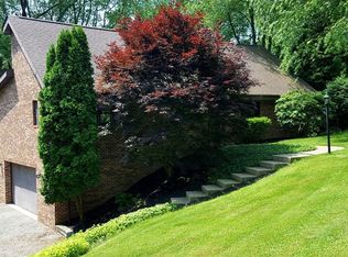 3636 Sandy Hill Rd, Gibsonia, PA 15044