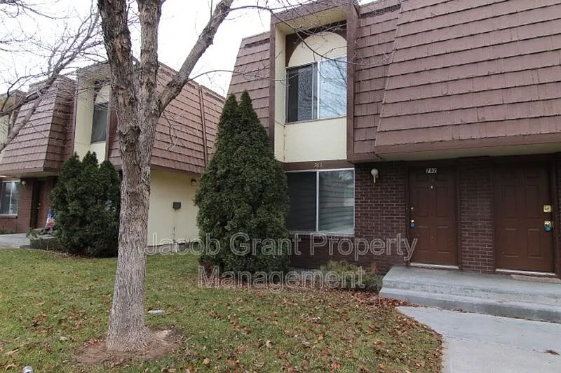 Building Photo - 760 Whittier St