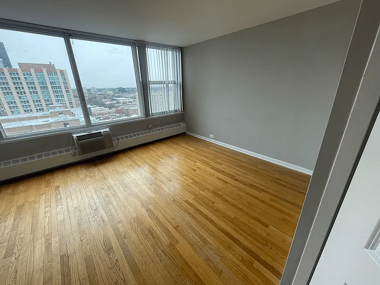 Sheridan Tower - 5650 N Sheridan Rd — Photo 16