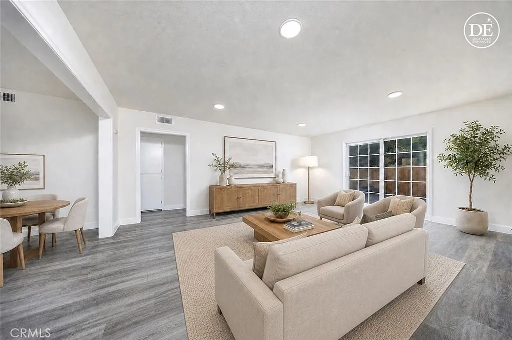 3 bed, 1177 sqft, $4,250 — Photo 3