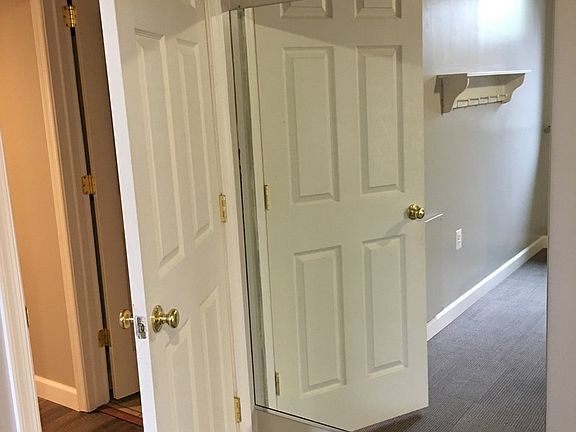 4th image of 926 Armistead St