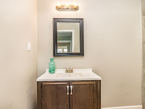 4th image of 3694 Lotus Dr