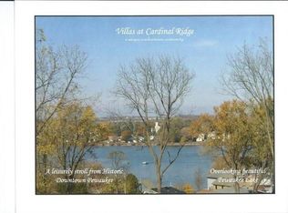 325 Cardinal Ridge Dr, Pewaukee, WI 53072