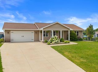 2270 Lensmire Ln, Waupaca, WI 54981