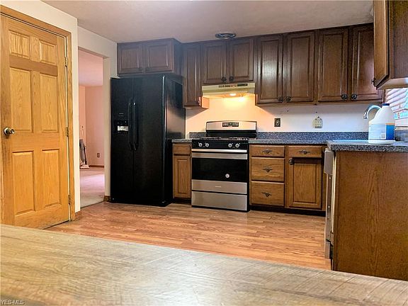 4th image of 8141 Castle Rock Dr NE