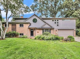 2388 Renfrew St, Keego Harbor, MI 48320