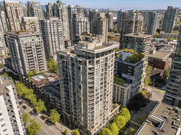 1082 Seymour St Penthouse 10, Vancouver, BC V6B 1X9