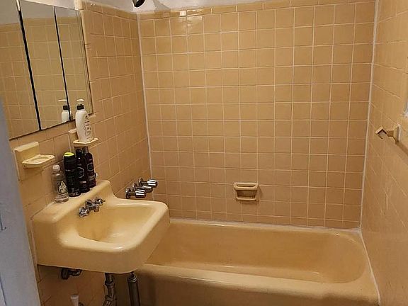 5th image of 412 E 78th St #2B