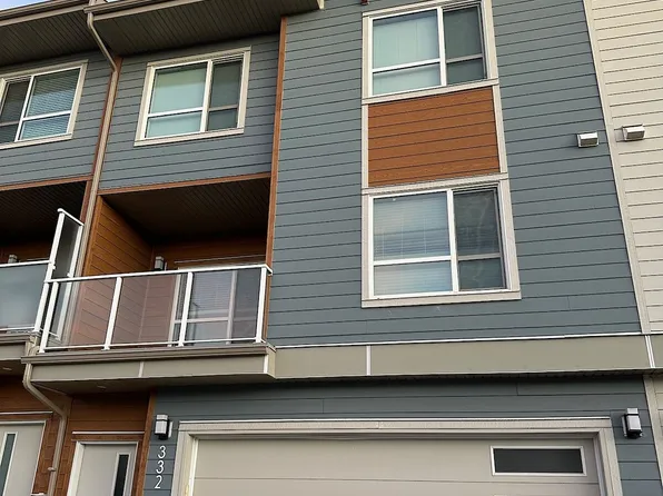332 Harvest Hills Cmn NE, Calgary, AB T3K 2M7