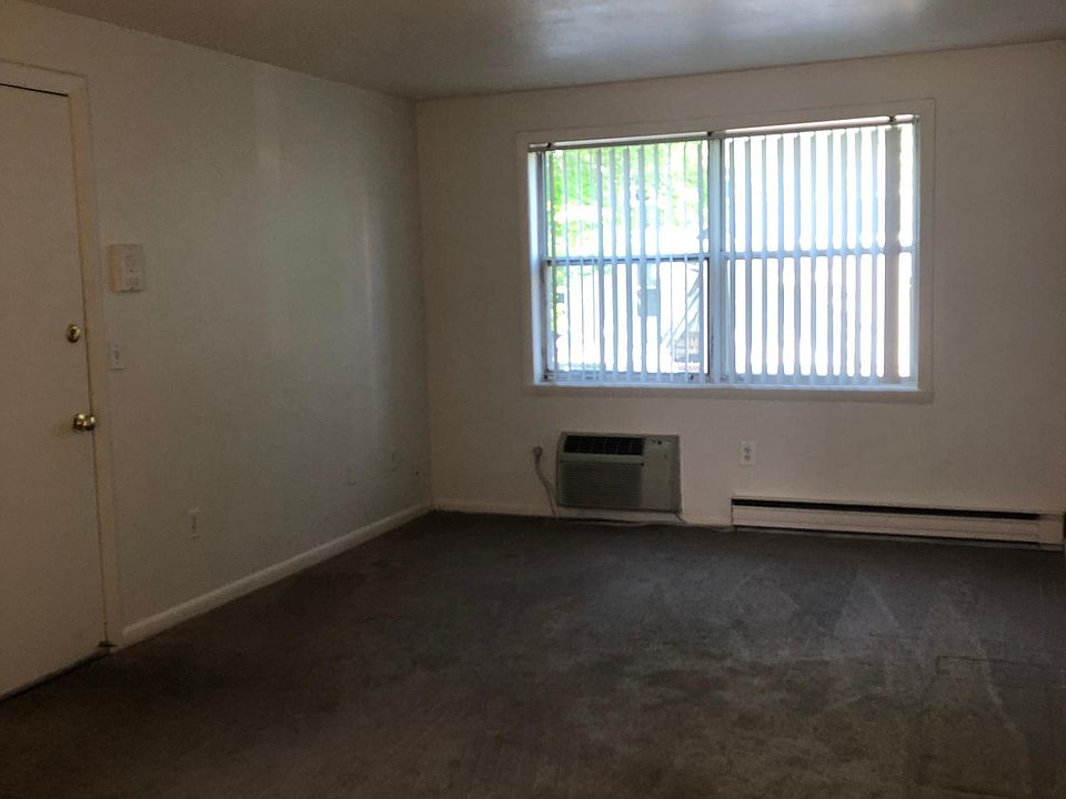2nd image of 25 Franklin St APT F