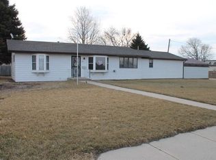 201 N 4th St, Plainview, NE 68769