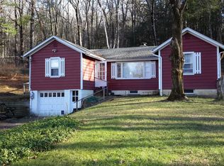 254 Creek Rd, Pleasant Valley, NY 12569