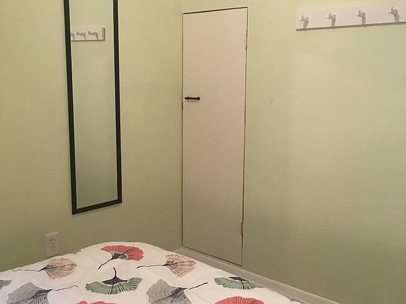 5th image of 305 S 35th St #1