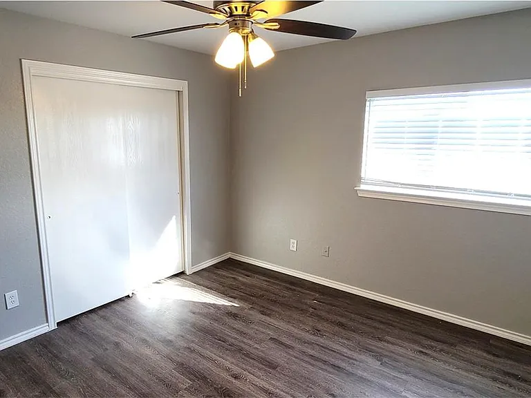 8506 Adams Hill Dr — Photo 19