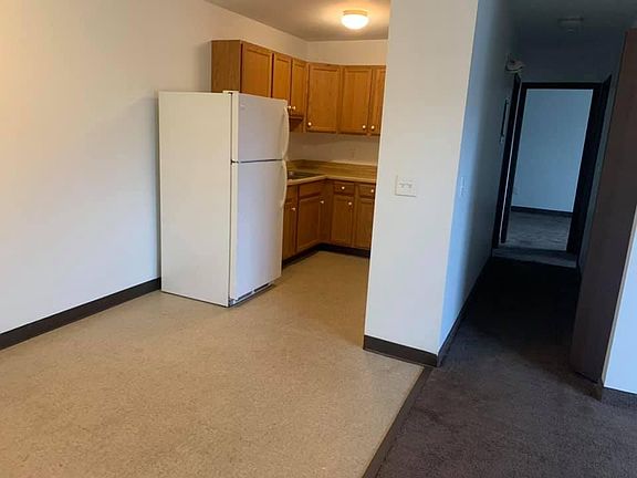 4th image of 246 S Washington St APT B6