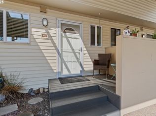 413 N Hayden Bay Dr, Portland, OR 97217