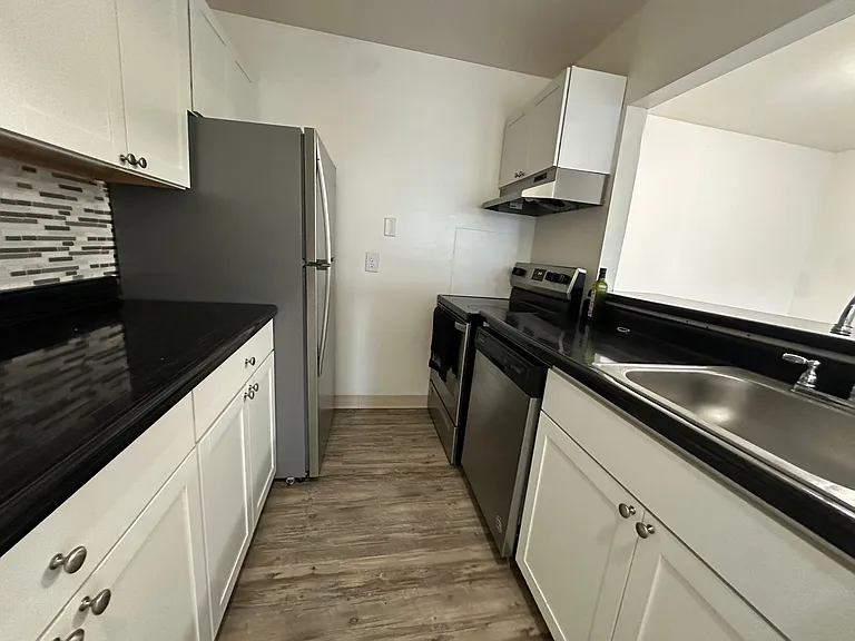 University Park Apartments near Cornell University — Photo 286
