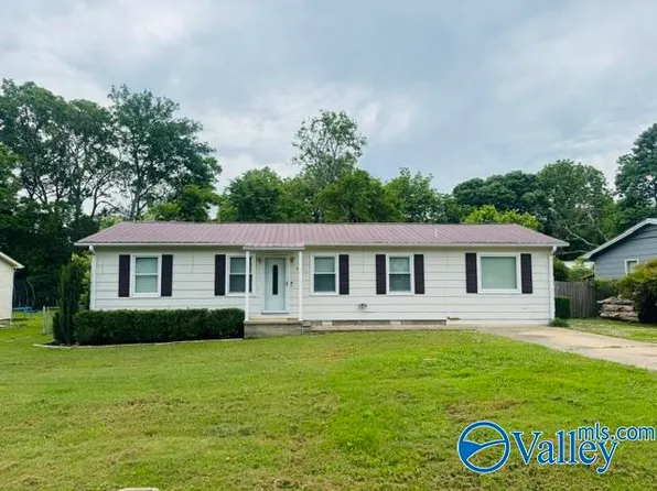 518 Dean St, Scottsboro, AL 35768