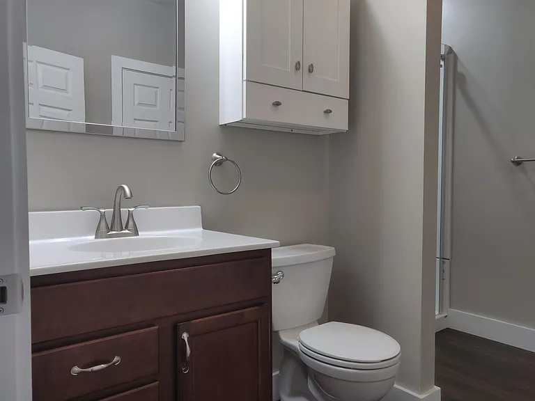608 Columbia St — Photo 7