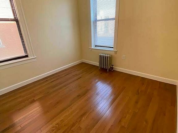 4th image of 3085 47th St