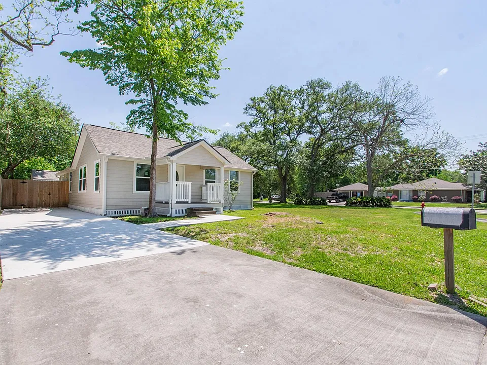 401 Oaklawn St