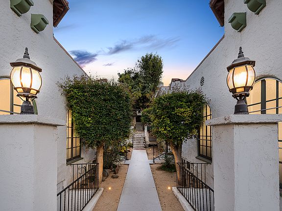 4th image of 808 Tularosa Dr APT 5