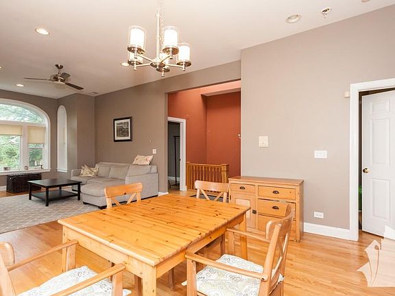 3rd image of 2041 W Potomac Ave #1