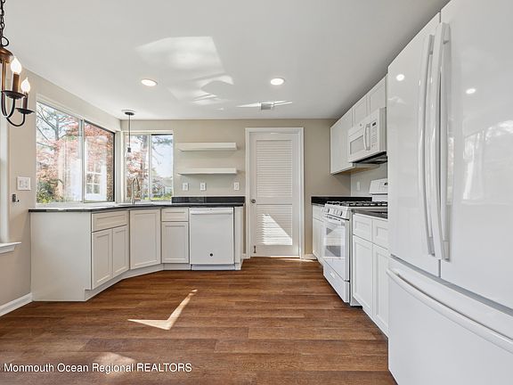 4th image of 1017A Buckingham Drive